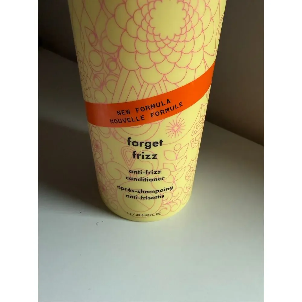 $80 New Amika Forget Frizz Anti-Frizz Conditioner 33.8 oz + Pump